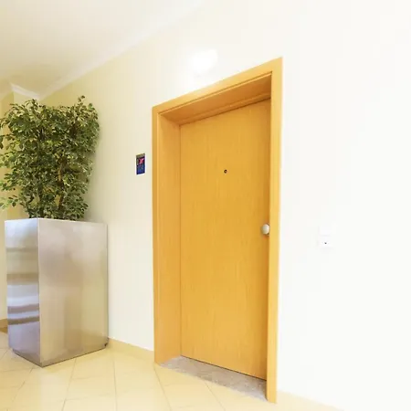 Fantastico Studio Com Acesso Directo A Piscina Apartment *